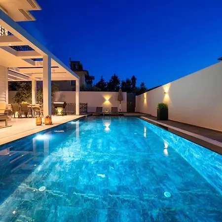 Villa Havuzlu Korunaklı özel
