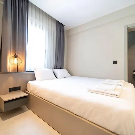 Havuzlu Korunakli Oezel