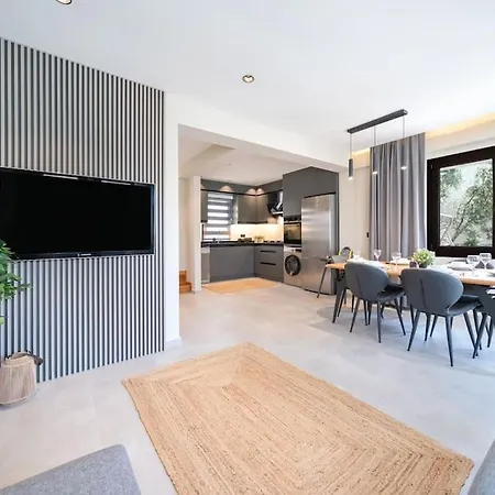 Havuzlu Korunakli Oezel *