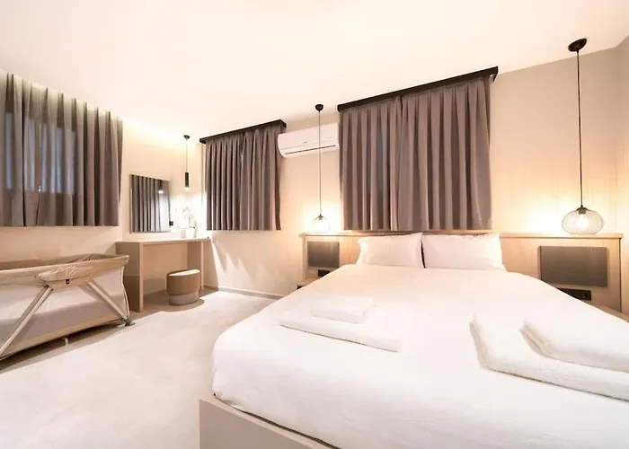 Havuzlu Korunakli Oezel Fethiye